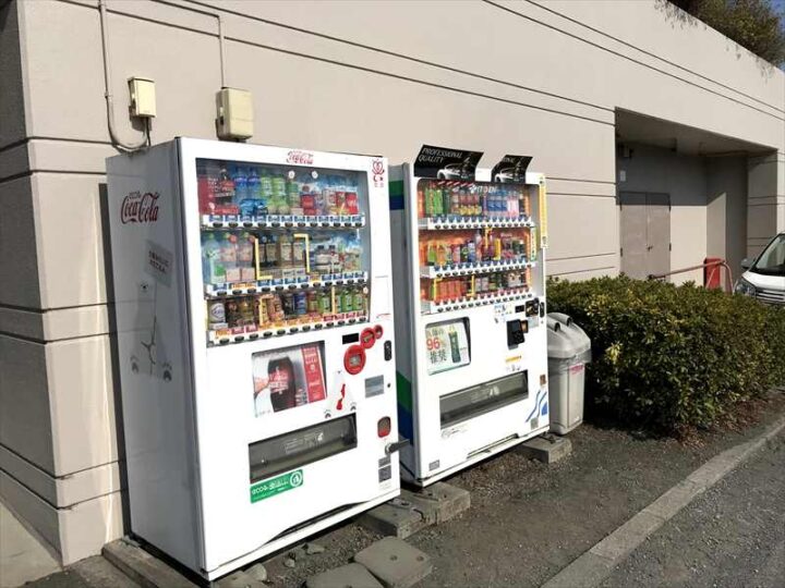 高田橋多目的広場　キャンプ　自動販売機