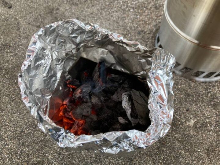 火消し壺　代用　アルミホイル　熱々の炭