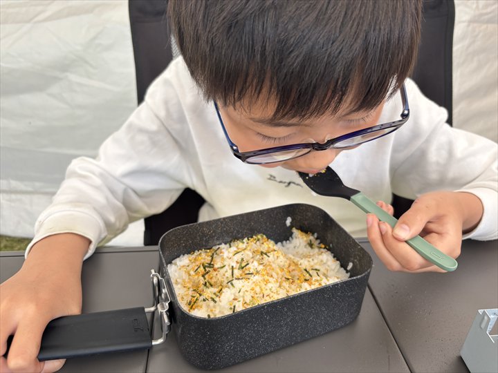 d+おうちキャンプ炊飯セット 息子が炊いたご飯