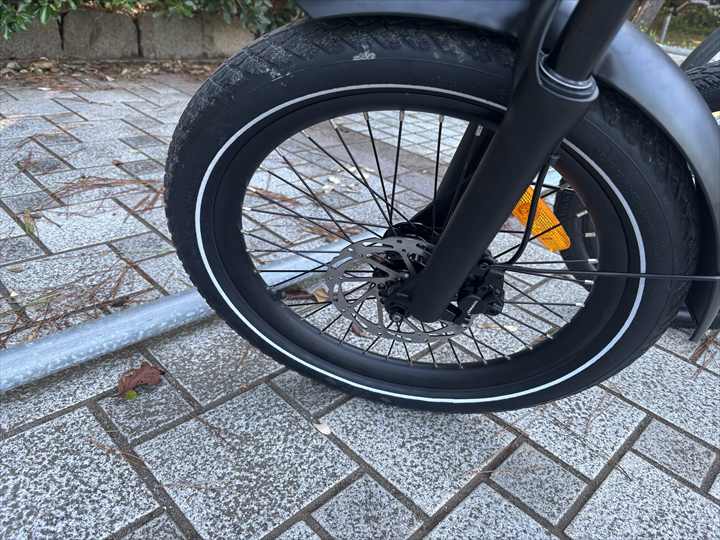 ADO Air One Ultra タイヤ反射
